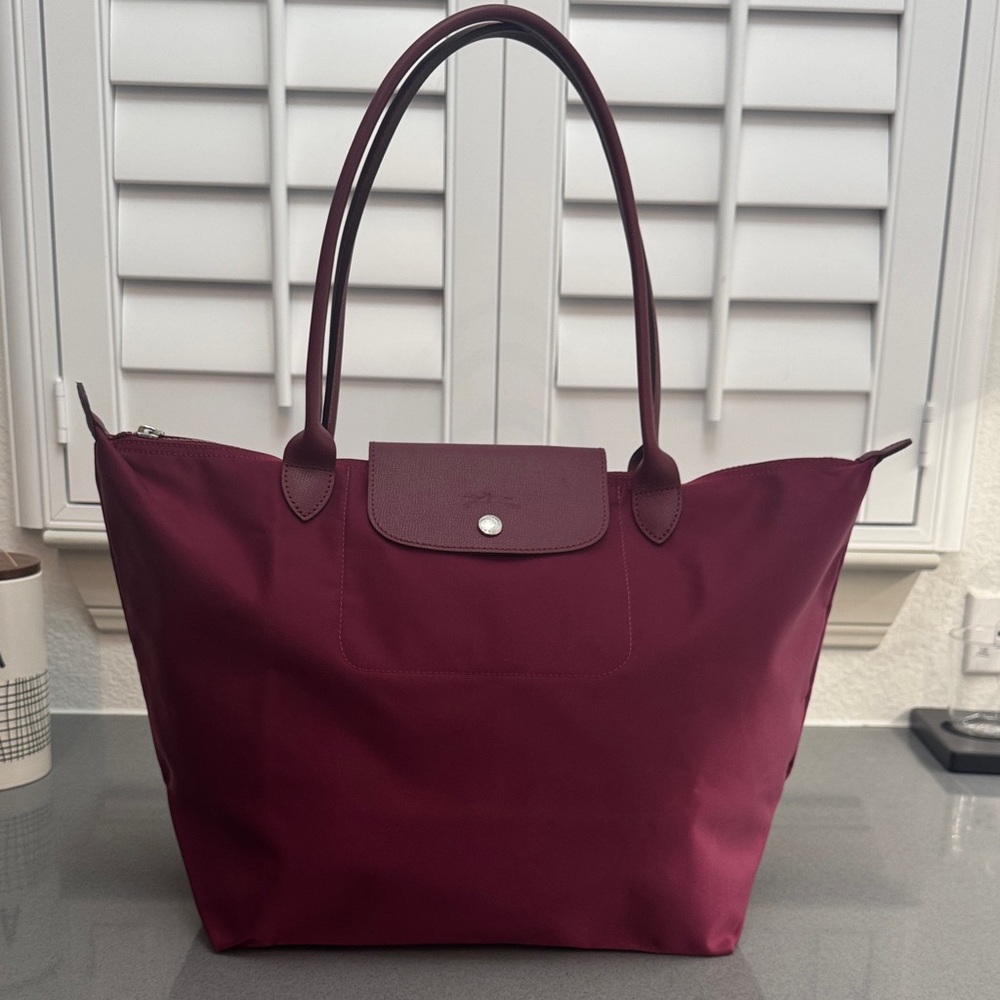Longchamp Le Pliage NEO (Discontinued model) in the size large.